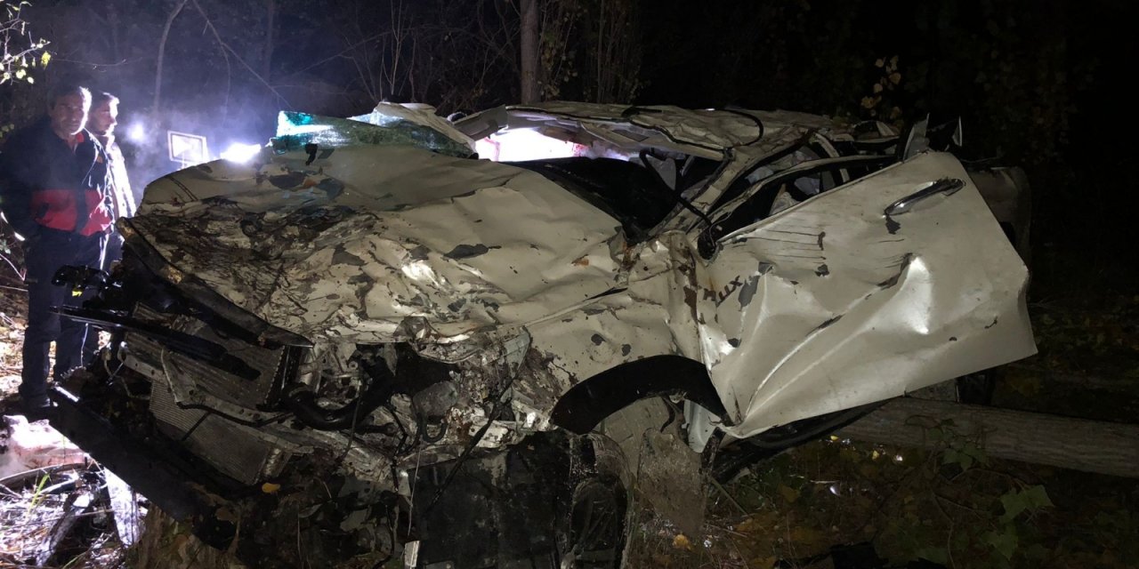 Virajı alamayan cip uçuruma yuvarlandı: 3 ölü, 1 yaralı