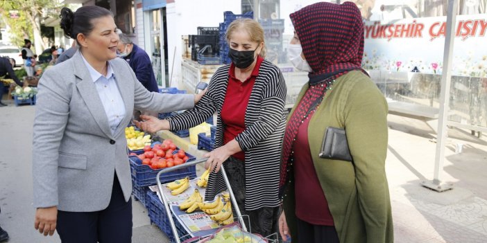 Çerçioğlu, Pazarda Vatandaşlarla Buluştu