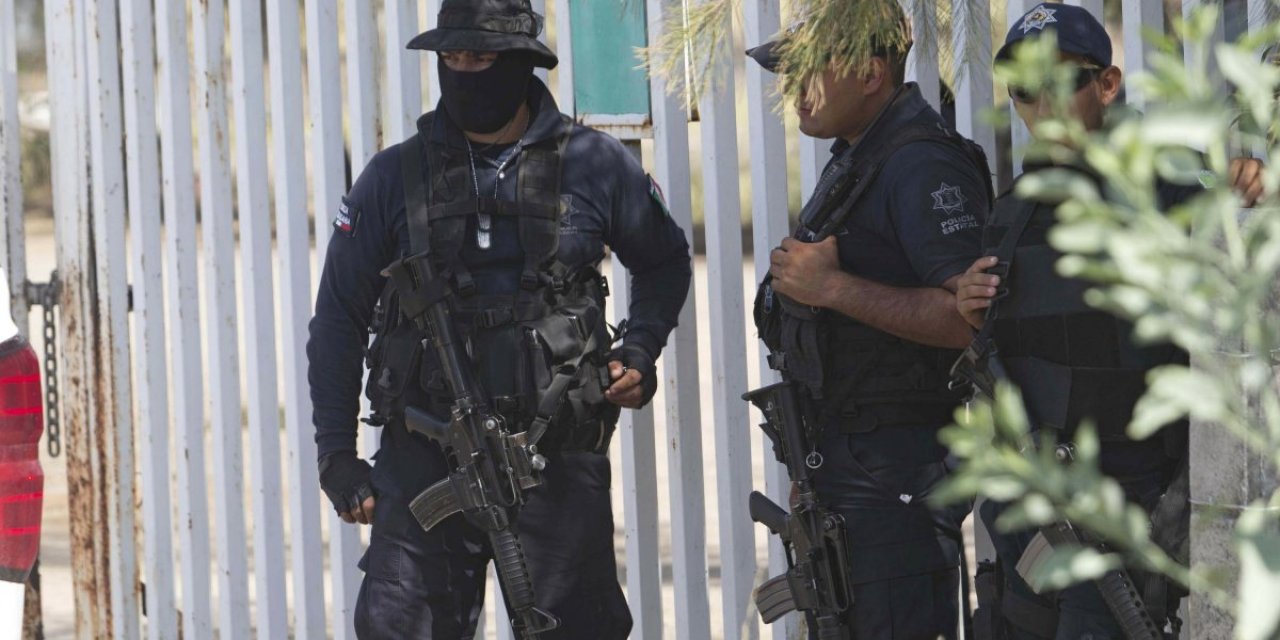 Meksika'da kamyonetin kasasında yanmış 6 ceset bulundu