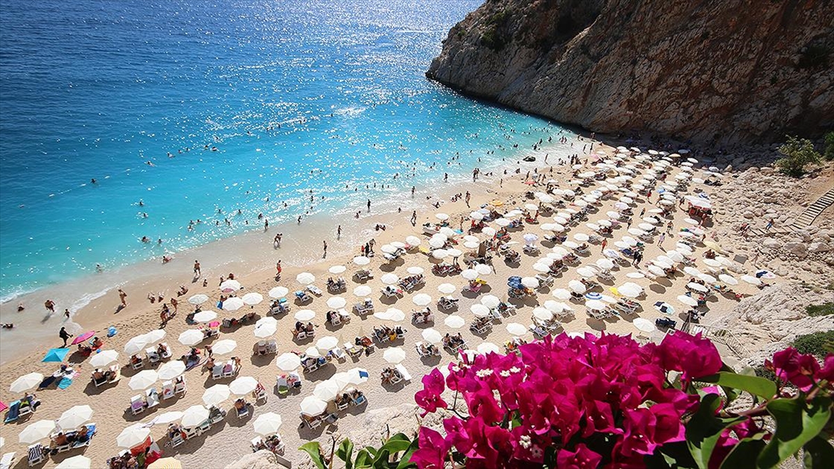 Turizm Gelirinin Gelecek Yıl 30 Milyar Doları Aşması Bekleniyor