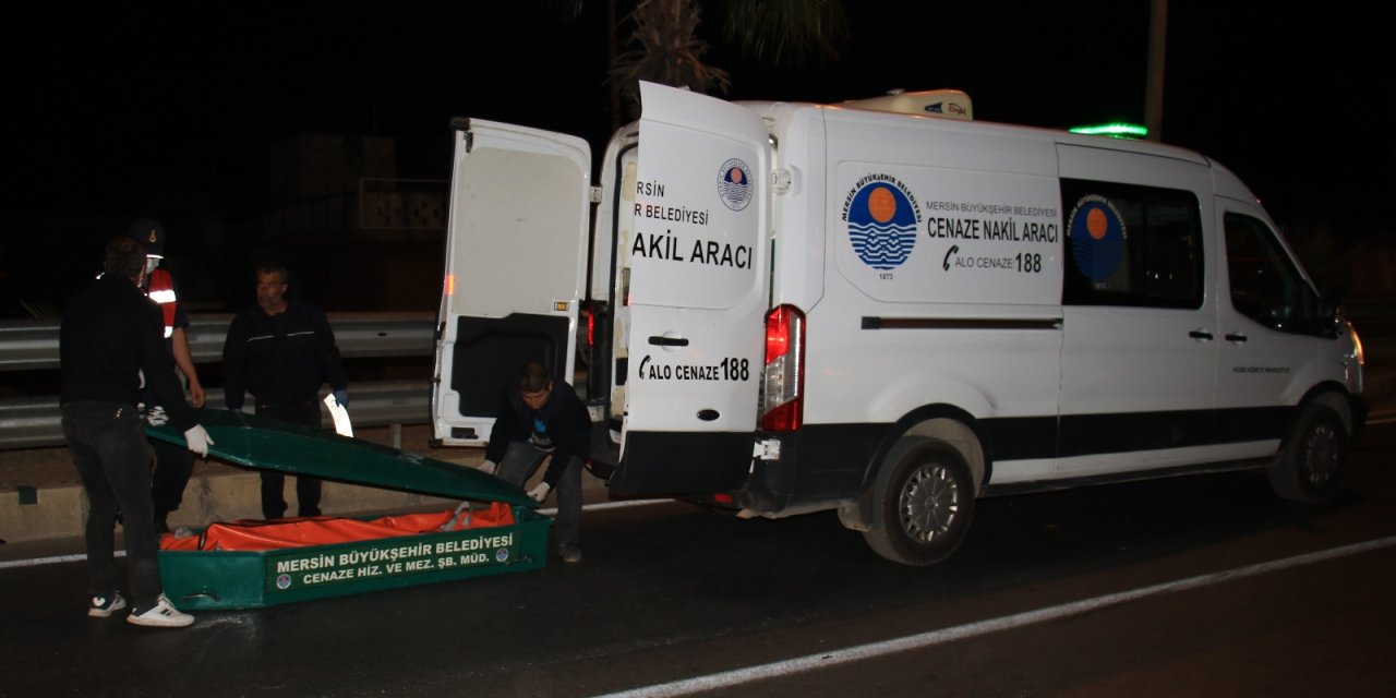 Mersin'de Kırmızı ışıkta geçerken otomobilin çarptığı Rus kadın hayatını kaybetti