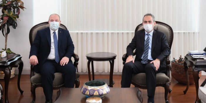 Bakan Özer, Sanayi ve Teknoloji Bakanı Varank ile bir araya geldi