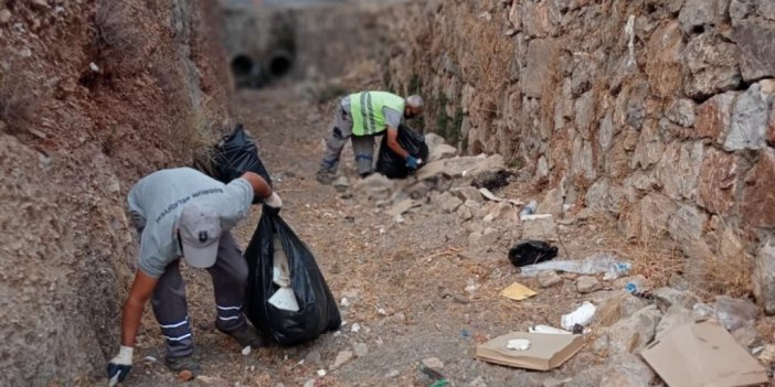 Dere yataklarından 485 torba çöp toplandı