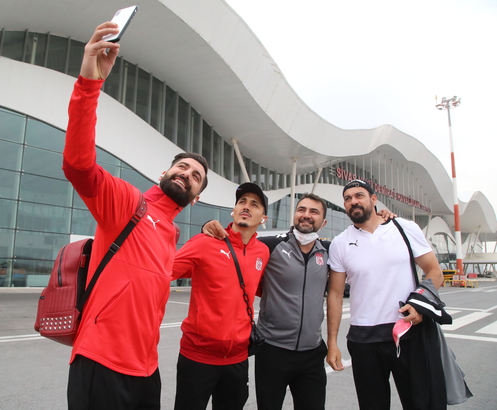 Sivasspor kafilesi İzmir’e ulaştı