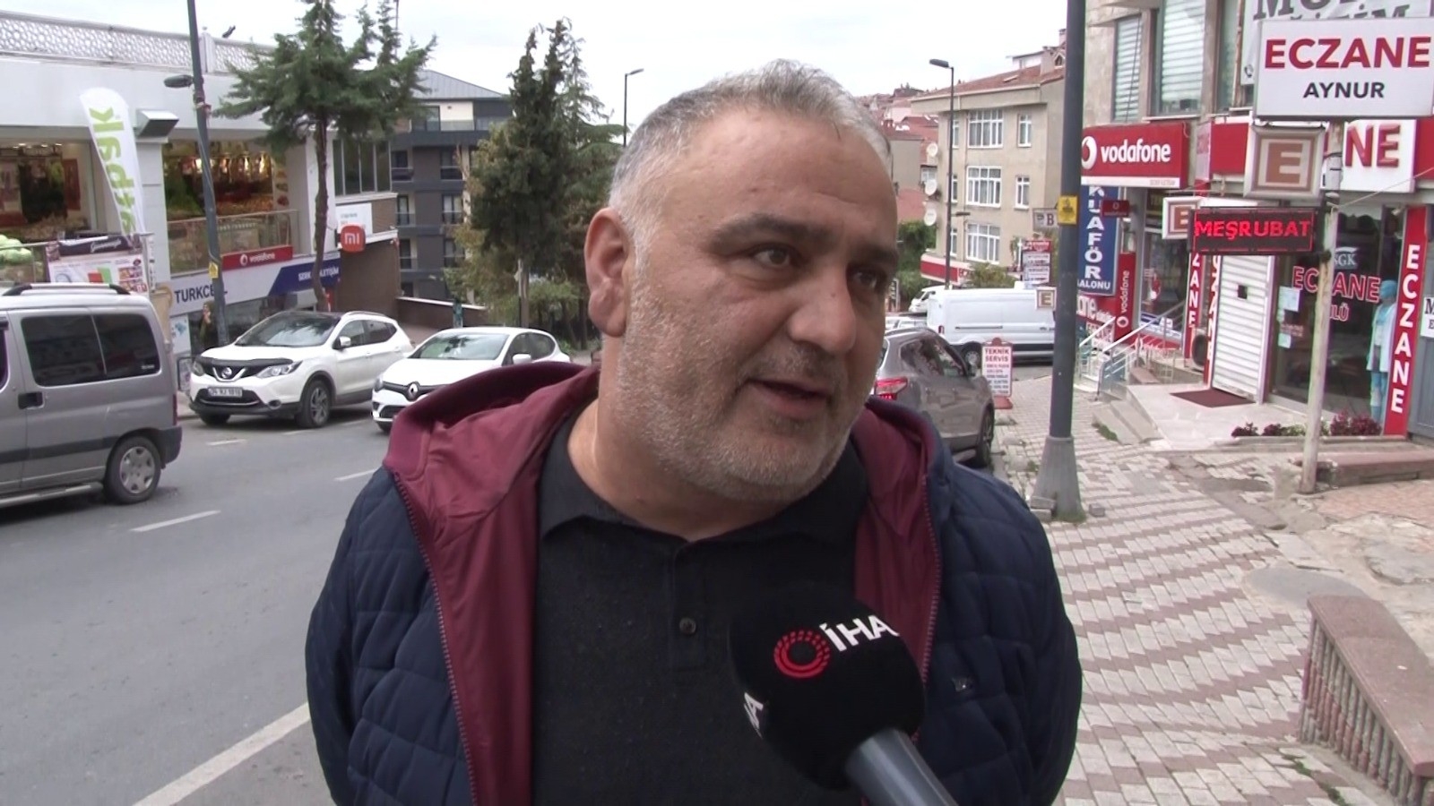 Üsküdar’da İETT otobüsü dumanlar içerisinde ilerledi