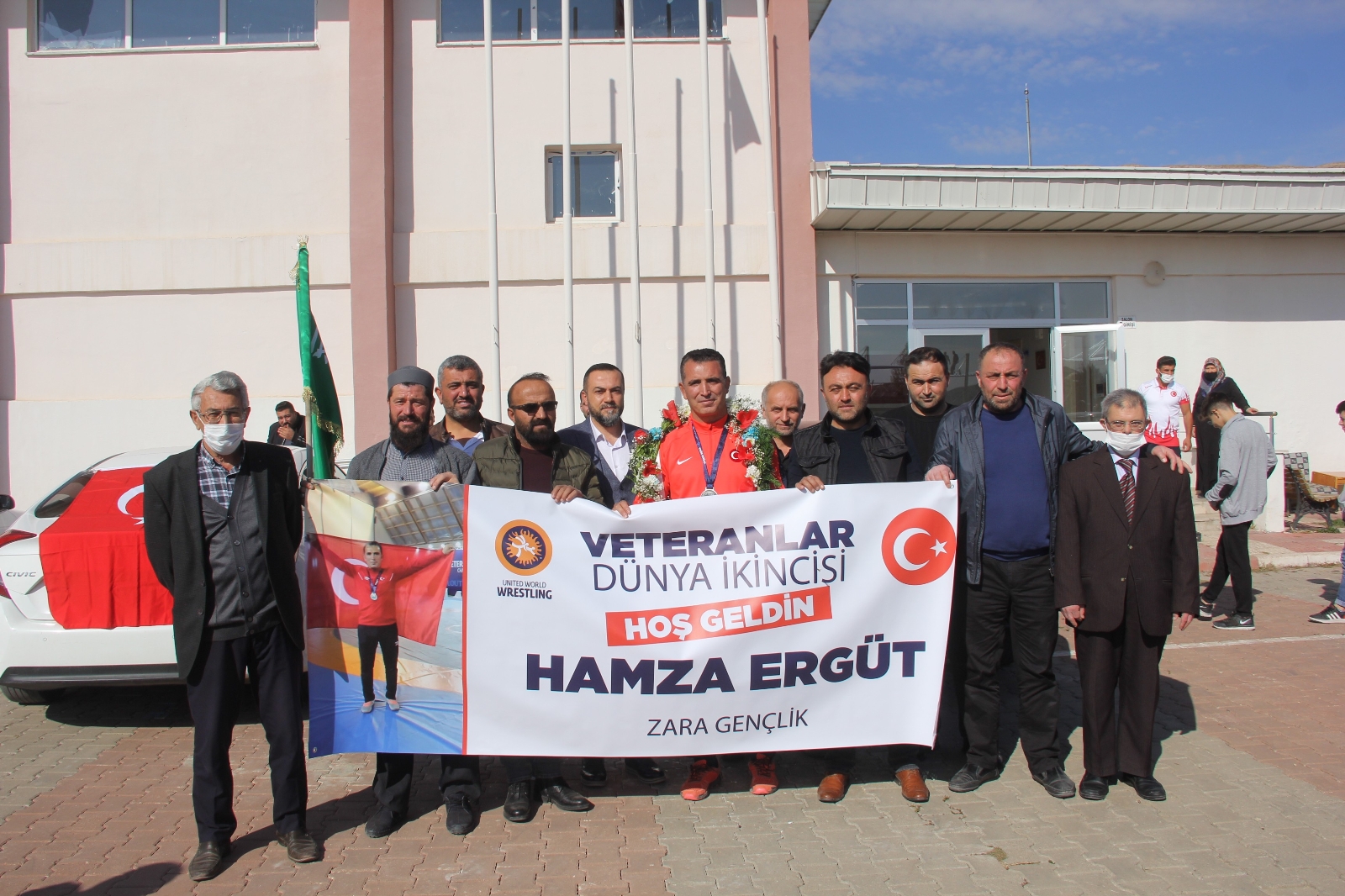 Dünya İkincisi Milli Güreşçi Ergüt Memleketinde Coşkuyla Karşılandı