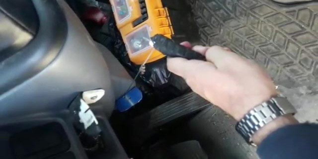 Radara yakalanmamak için kamyon plakasına kurulan düzenek polisi bile şaşkına çevirdi
