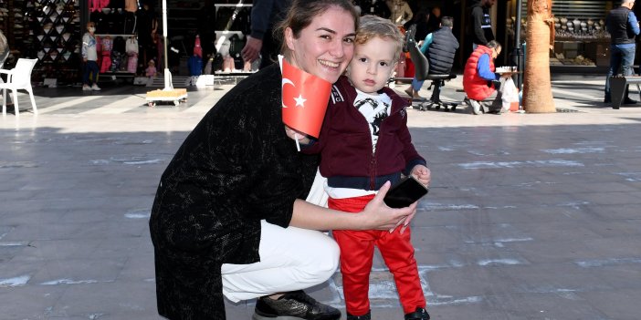 KUŞADASI’NI CUMHURİYET BAYRAMI COŞKUSU SARDI