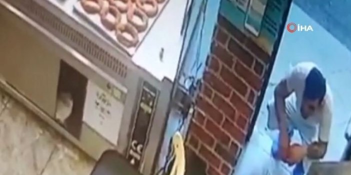 Emekleyerek kasadan para çaldı: O anlar kamerada