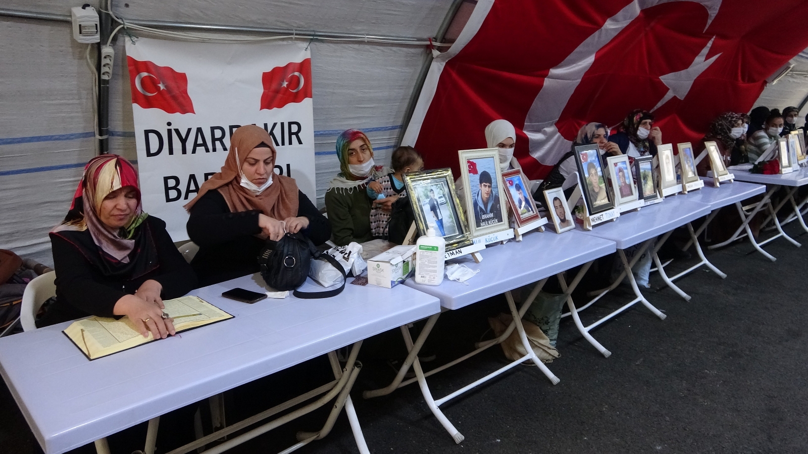 Yüreği Yanık Abladan HDP’ye: "Hdp İkiyüzlüdür, Suçludur"