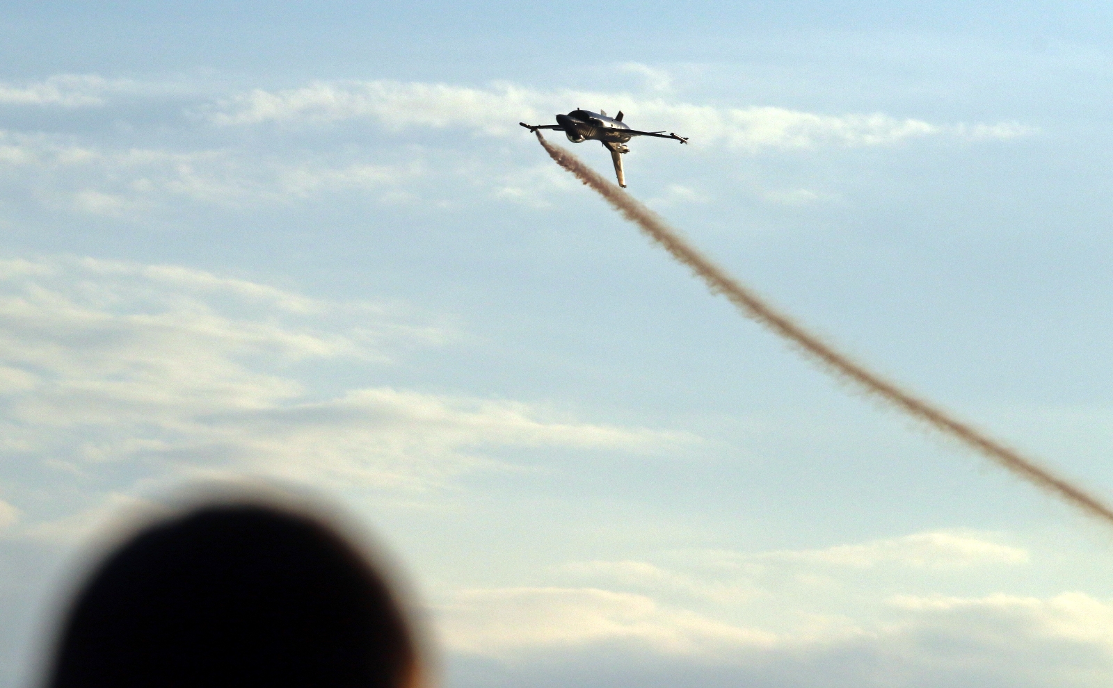 SOLOTÜRK, Dünyaca Ünlü Sahili Yaza Çevirdi