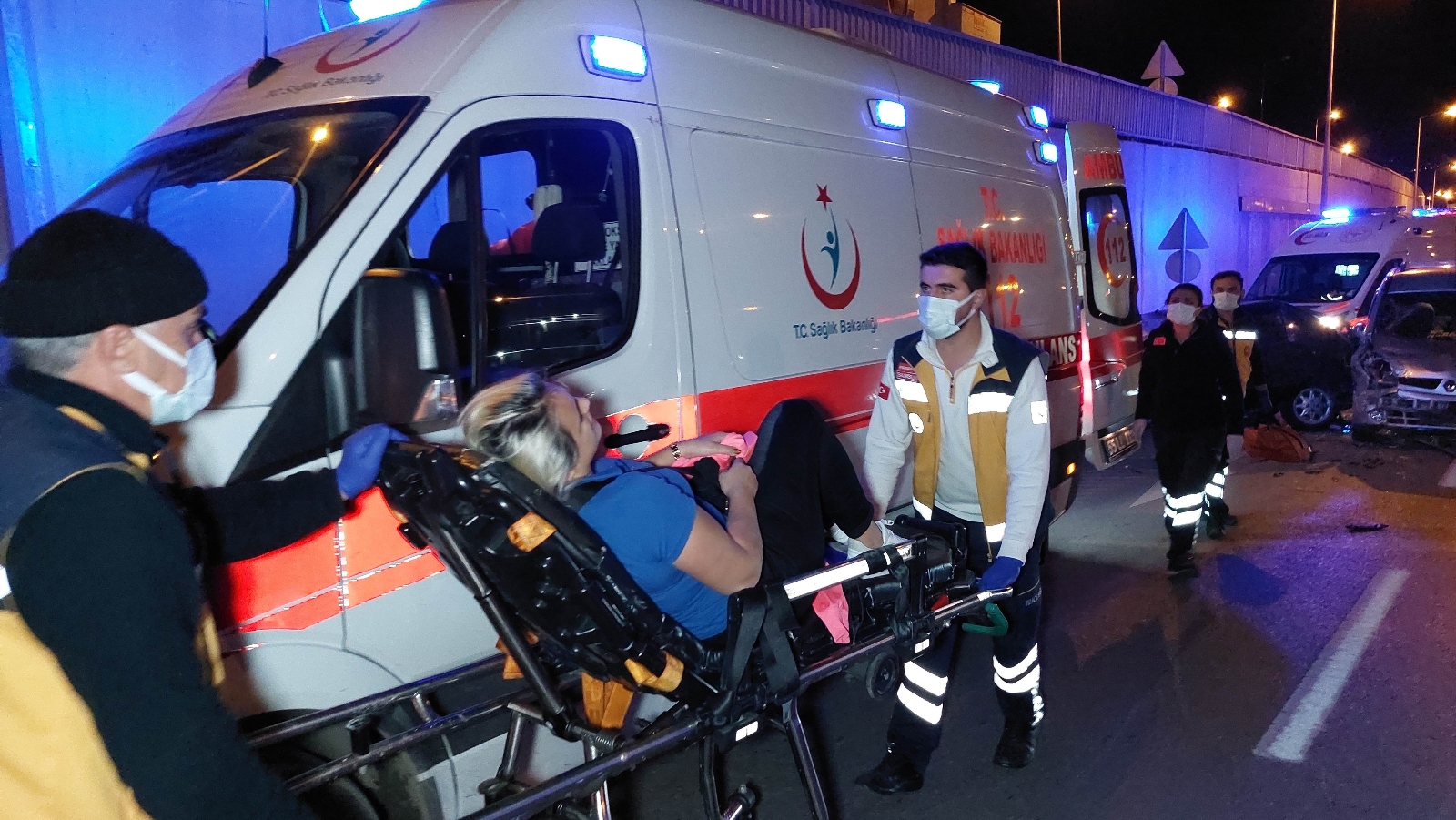 Kapısı Açılan Otomobil Kazaya Sebep Oldu: 7 Yaralı