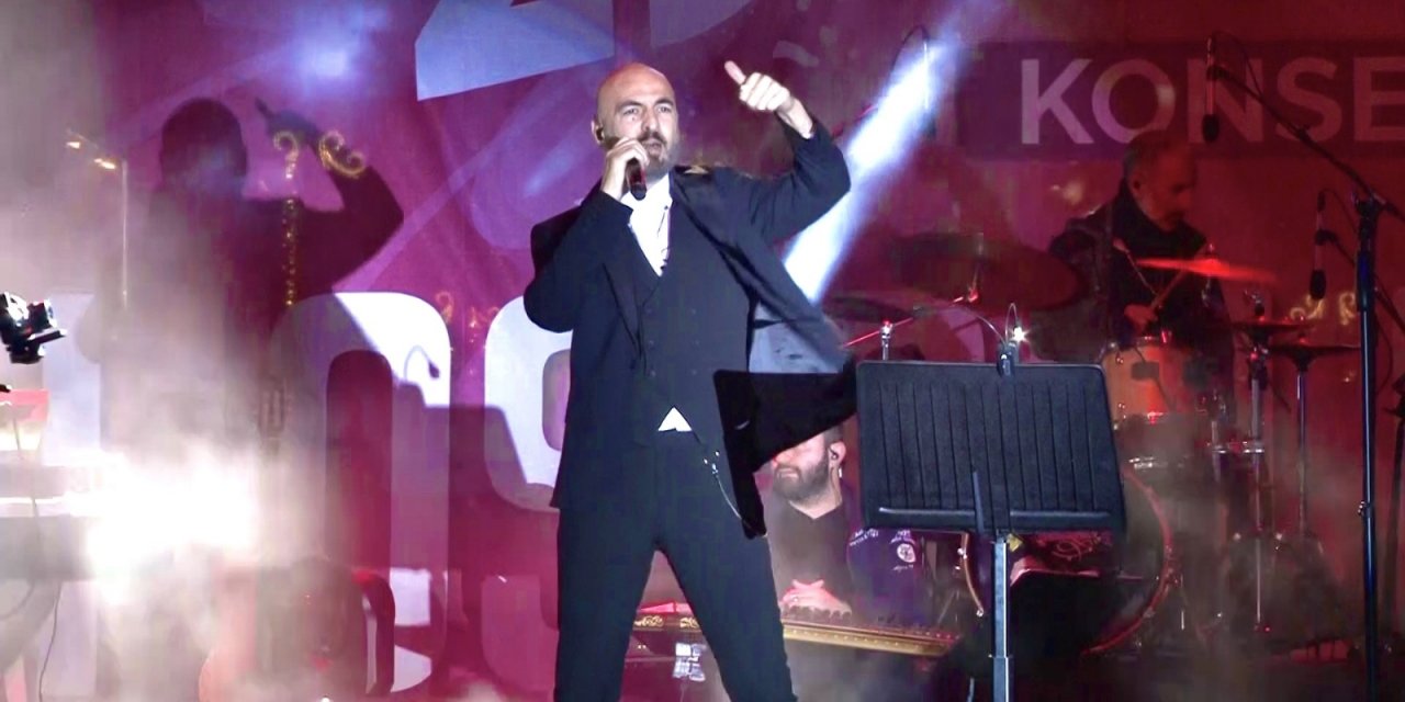 Ümraniye’de Soner Sarıkabadayı Konseri verildi