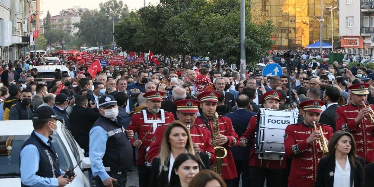 Aydın’da coşkulu Cumhuriyet yürüyüşü yapıldı