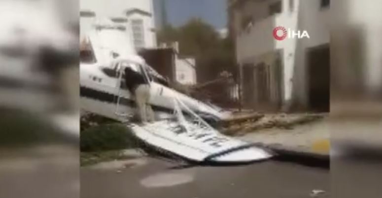 Meksika’da Uçak Düştü: 1 Yaralı