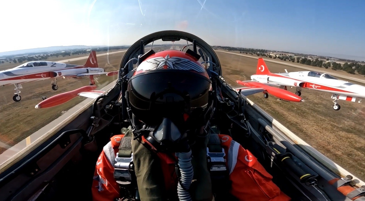 Milli Savunma Bakanlığı, Türk Yıldızları’nın Cumhuriyet Bayramı Gösterisini Paylaştı