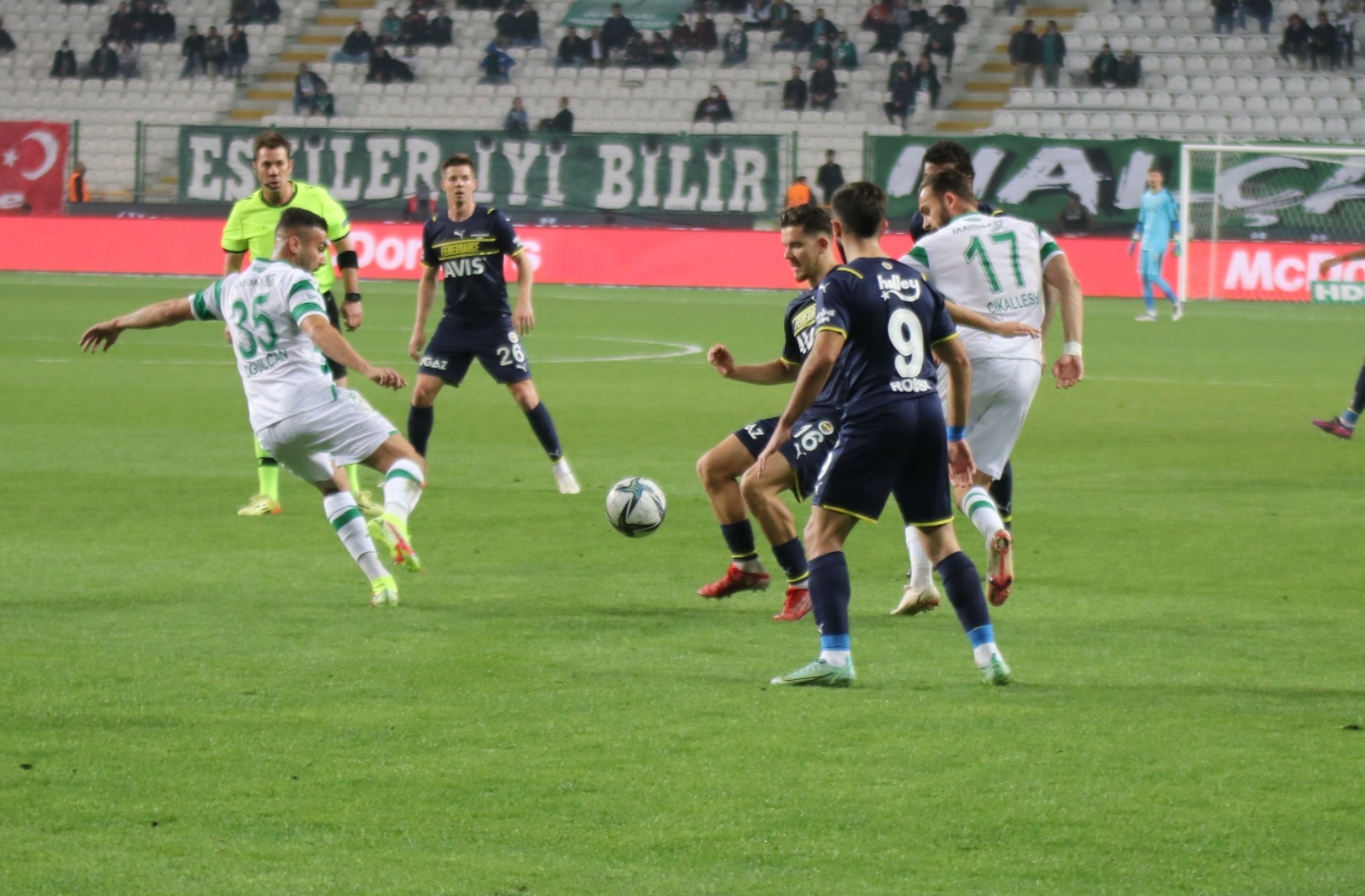 Spor Toto Süper Lig: Konyaspor: 2 - Fenerbahçe: 0 (İlk yarı)