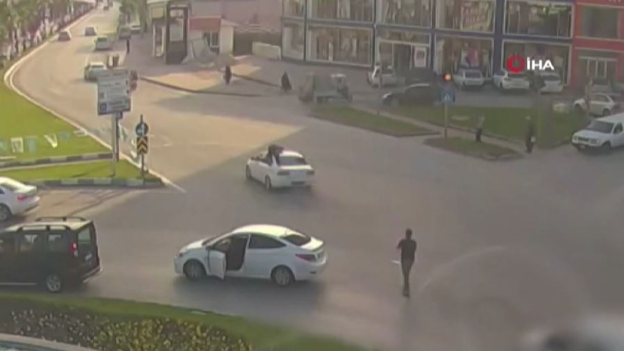 Sürücü, polis memuru çıktı!