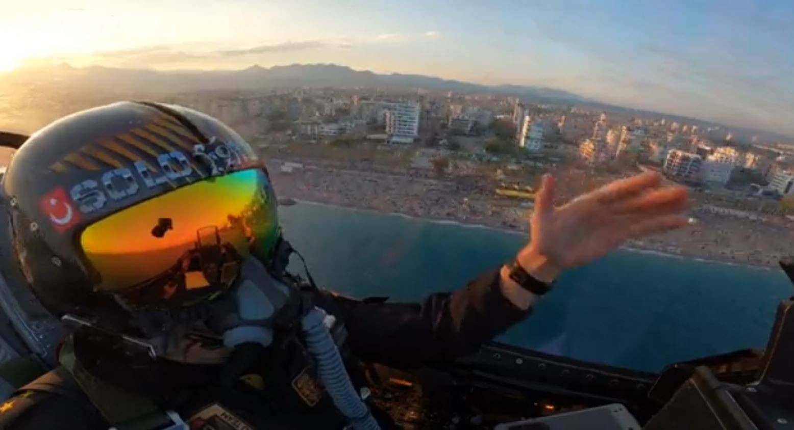 Solotürk’ün kabininden çekilen görüntüler nefes kesti