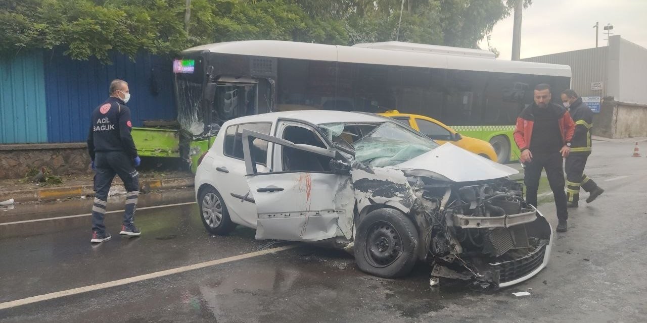 Kocaeli'de korkunç kaza! Kadın Sürücü Hayatını Kaybetti