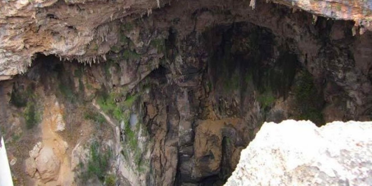 Mağara çöktü: 9 kişi yaşamını yitirdi