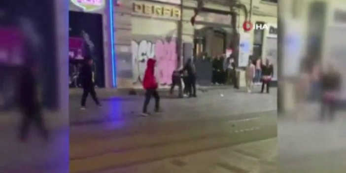İstiklal Caddesini birbirine kattılar, tekme tokat kavga kamerada