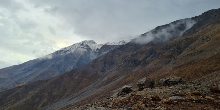 Mereto Dağına mevsimin ilk karı düştü