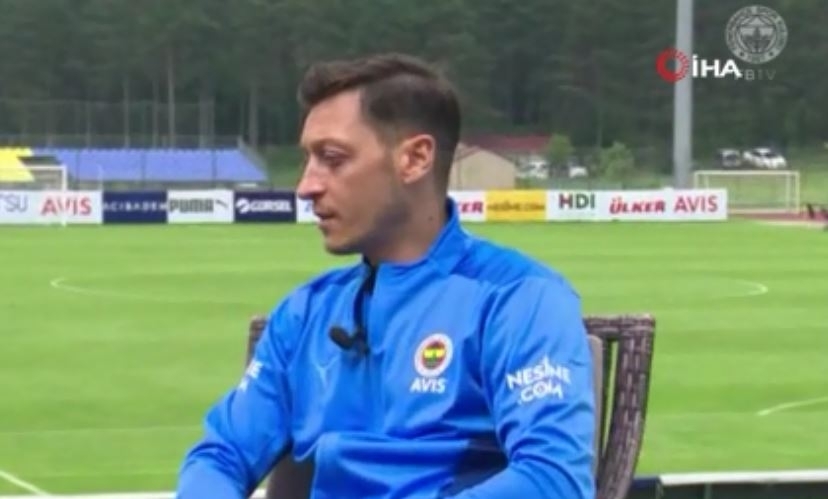 Mesut Özil’den Takım Arkadaşlarına Uyarı!