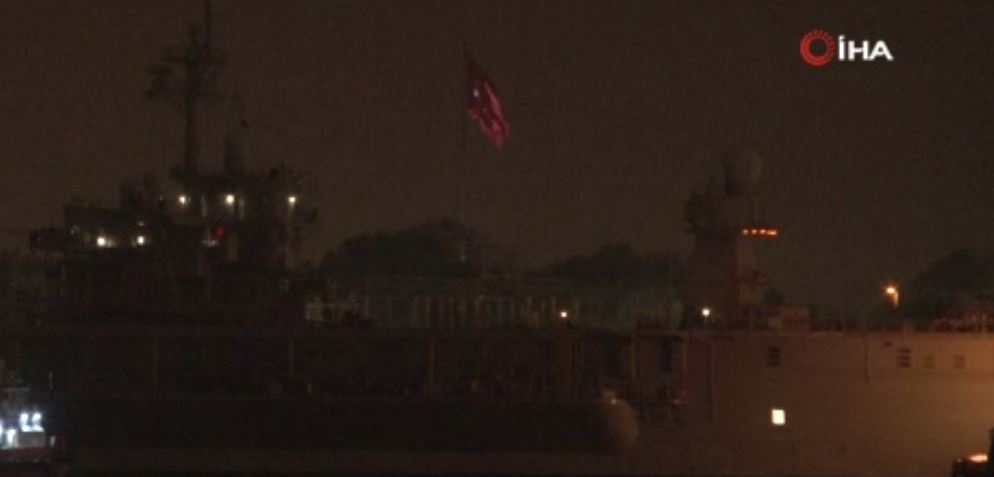 ABD donanmasına ait savaş gemisi Sarayburnu Limanı’na demir attı