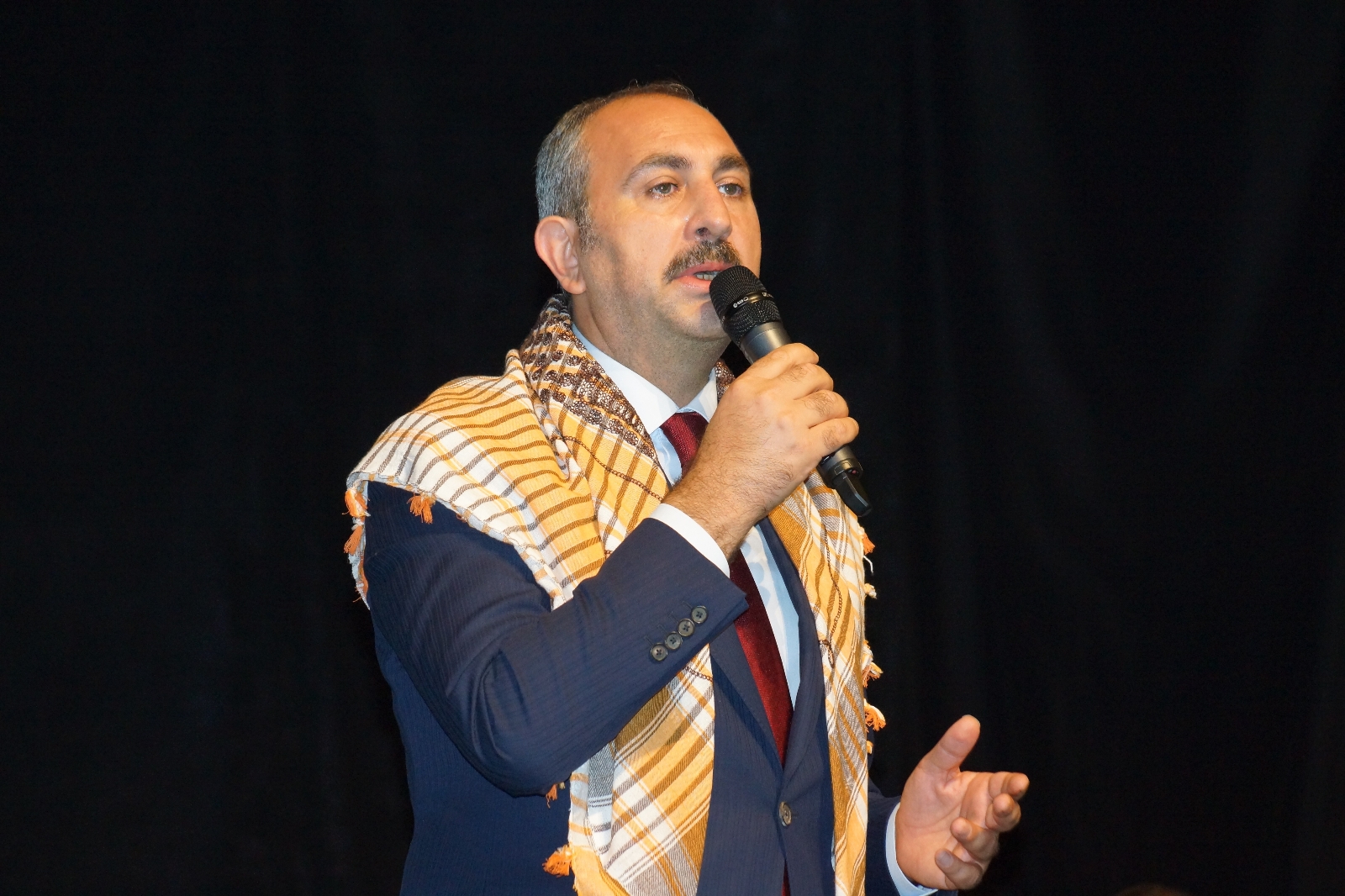 Adalet Bakanı Gül: “Bu millete kimse pranga vuramayacak”