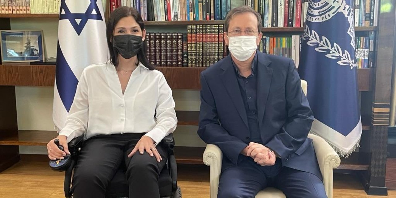 İsrail Enerji Bakanı Elharrar tekerlekli sandalyesi nedeniyle COP26’ya katılamadı