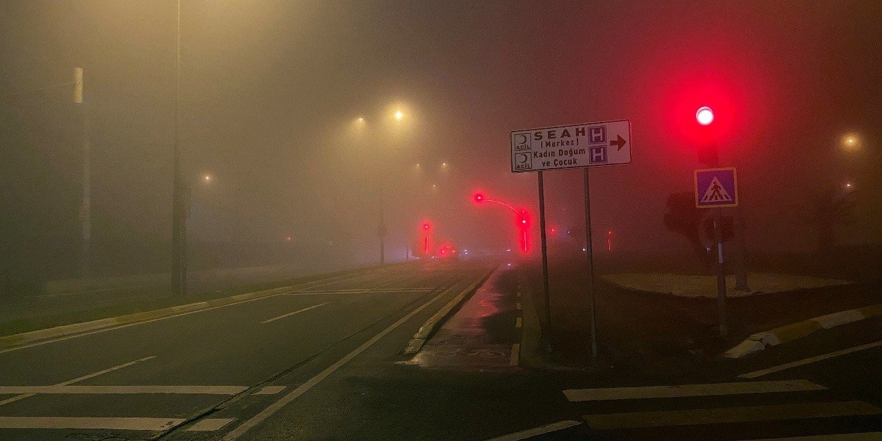 Sakarya sis içinde kaldı, görüş mesafesi 5 metreye kadar düştü