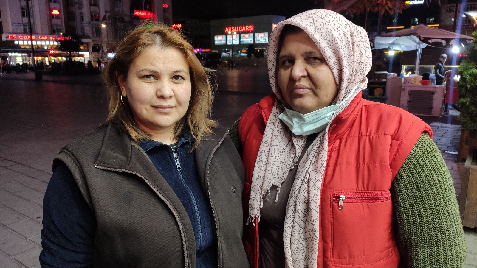 Aylardır Sokak Sokak Kızını Arıyor