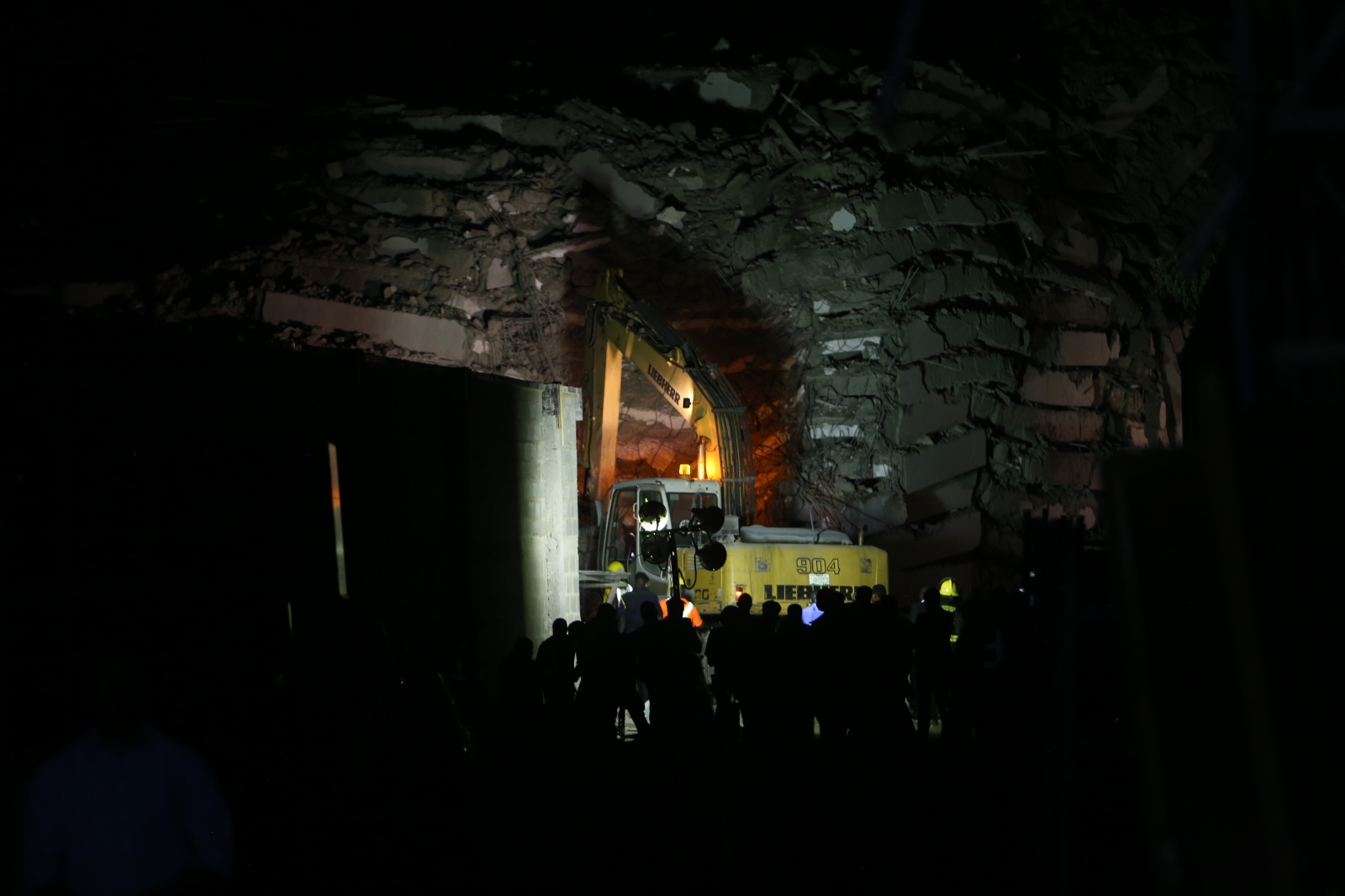 Nijerya’da çöken 21 katlı binada can kaybı 15’e yükseldi