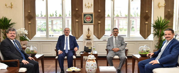 Yargıtay ve Danıştay üyeleri arasında polemik: Prof. Özgenç Yargıtay Başkanlığı'nı göreve çağırdı