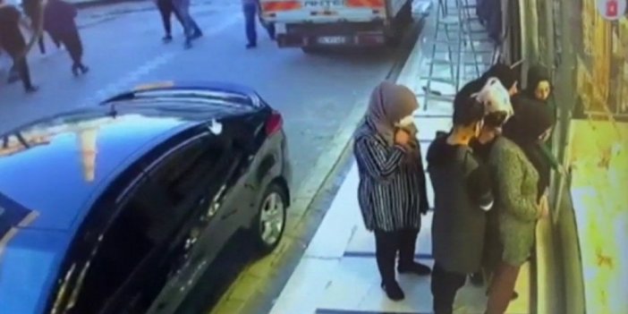 Yaşlı kadının etrafını sarıp 12 bin lira değerindeki ziynet eşyalarını çaldılar: O anlar kamerada