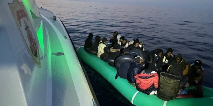 Ölümle burun buruna gelen 212 göçmeni Sahil Güvenlik kurtardı