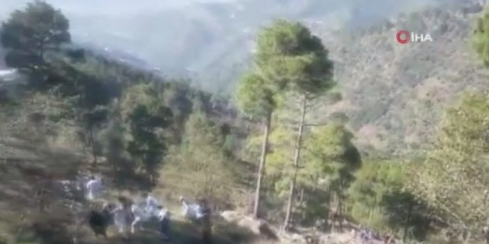 Pakistan’da otobüs şarampole yuvarlandı: 22 ölü