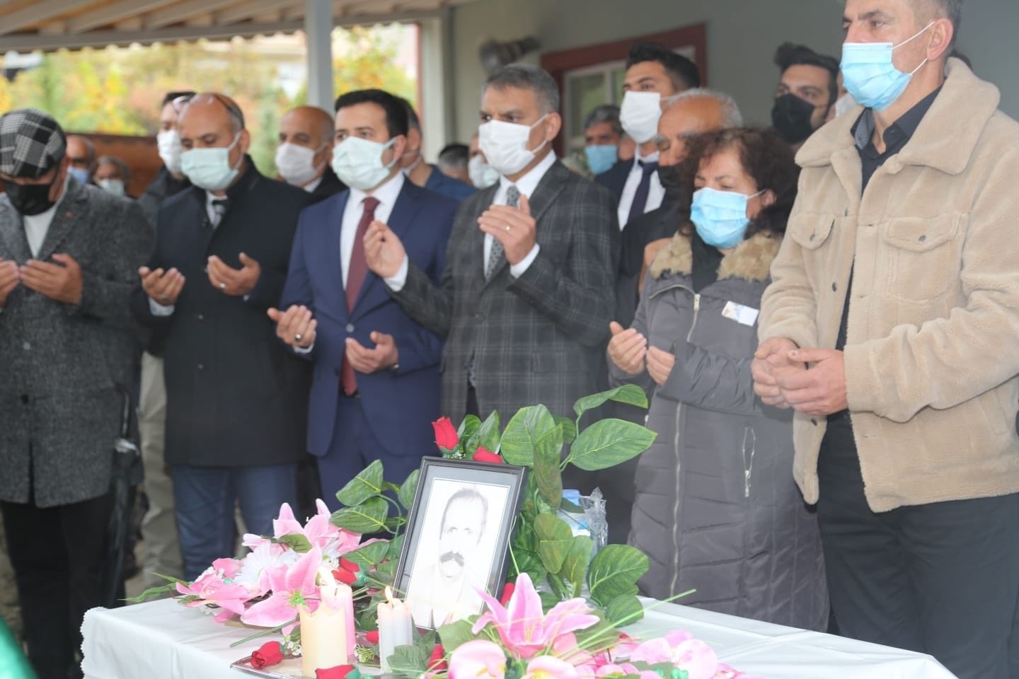 Alevi Dedesi Dua Ederken Kalp Krizi Geçirip Öldü, O Anlar Cep Telefonu Kamerasına Yansıdı