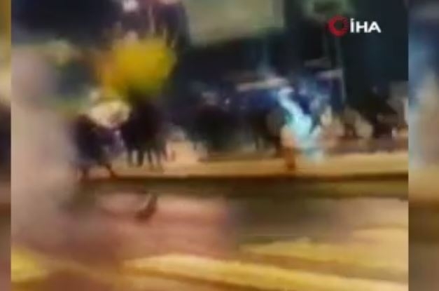 Sporting taraftarı, Beşiktaşlılara saldırdı: 3 Türk yaralandı