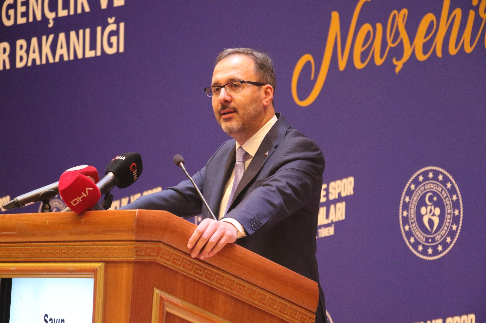 Bakan Kasapoğlu: “Harcanan her bir kuruşu gençlerimiz için harcıyoruz”