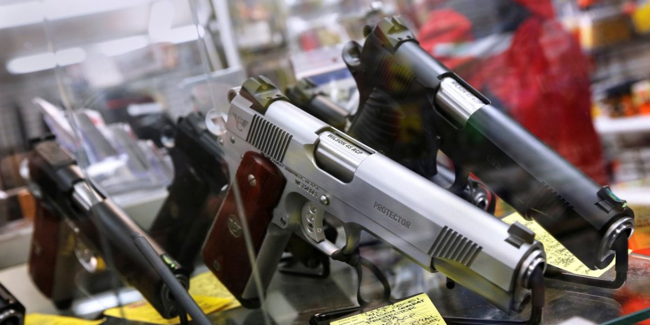 ABD'de siyahi, Asyalı ve Latinler daha çok silah almaya başladı