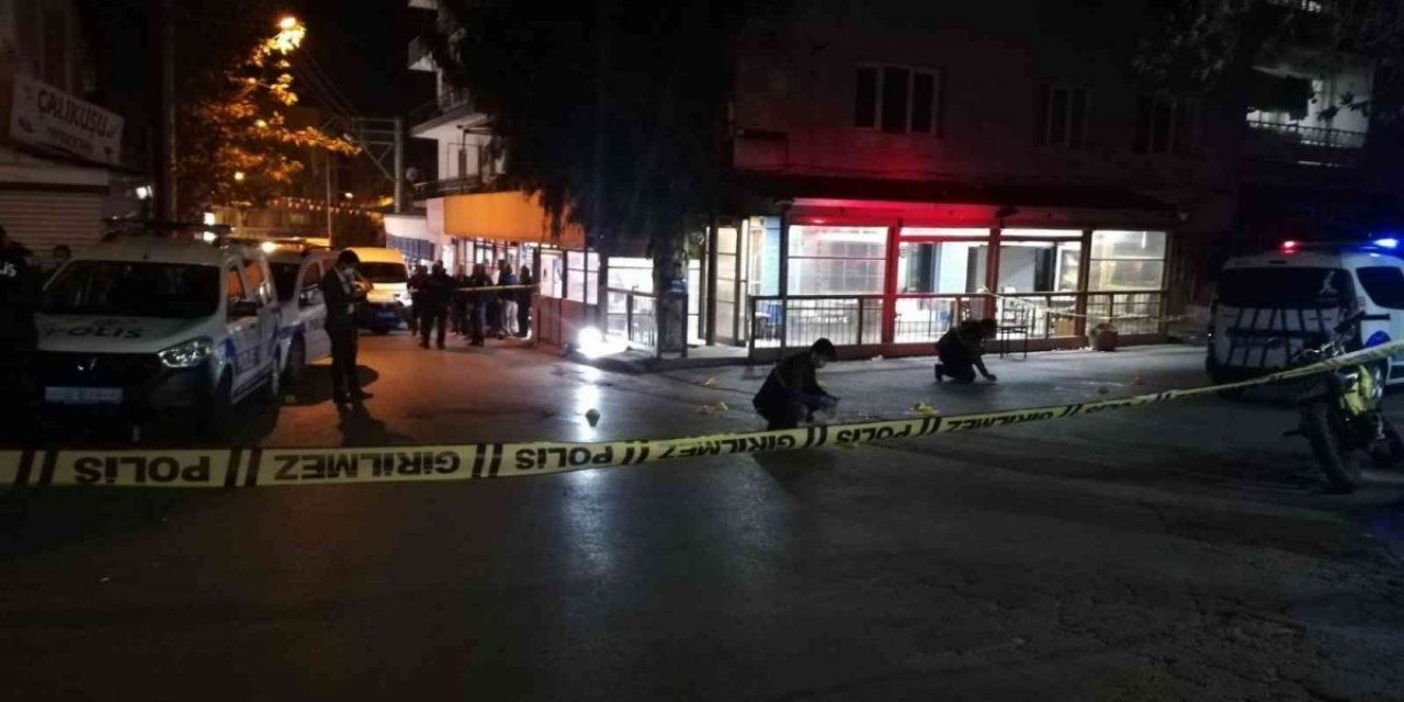 İzmir’de iki grup kahvehanede birbirine girdi: 1 ölü 4 yaralı