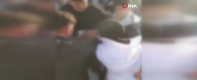 Liseli Kızlar Birbirine Girdi!