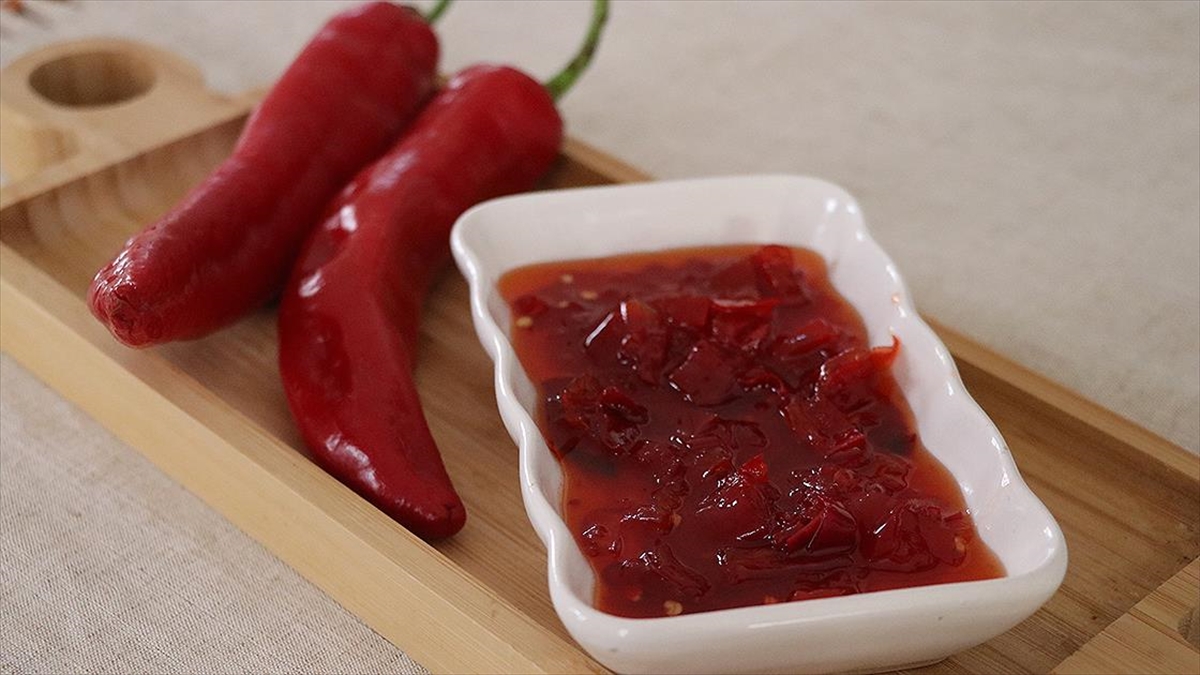 Kadınların Maharetli Elleri Tescilli Acı Biberi Reçele Dönüştürüyor