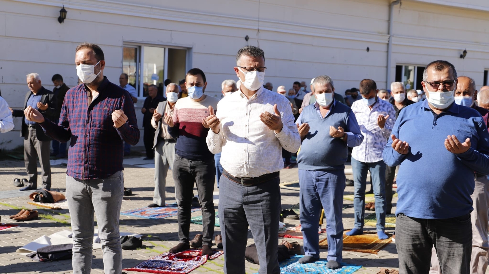 Manisalılar Yağmur Duasına Çıktı