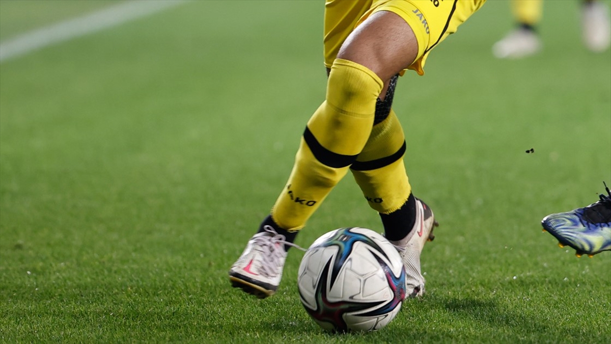 İstanbulspor-menemenspor Maçına Sis Engeli