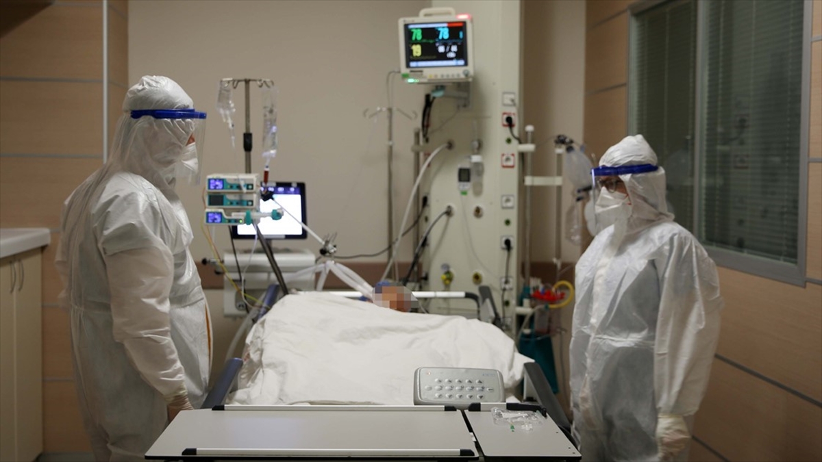 Türkiye'de 28 Bin 193 Kişinin Kovid-19 Testi Pozitif Çıktı, 198 Kişi Hayatını Kaybetti