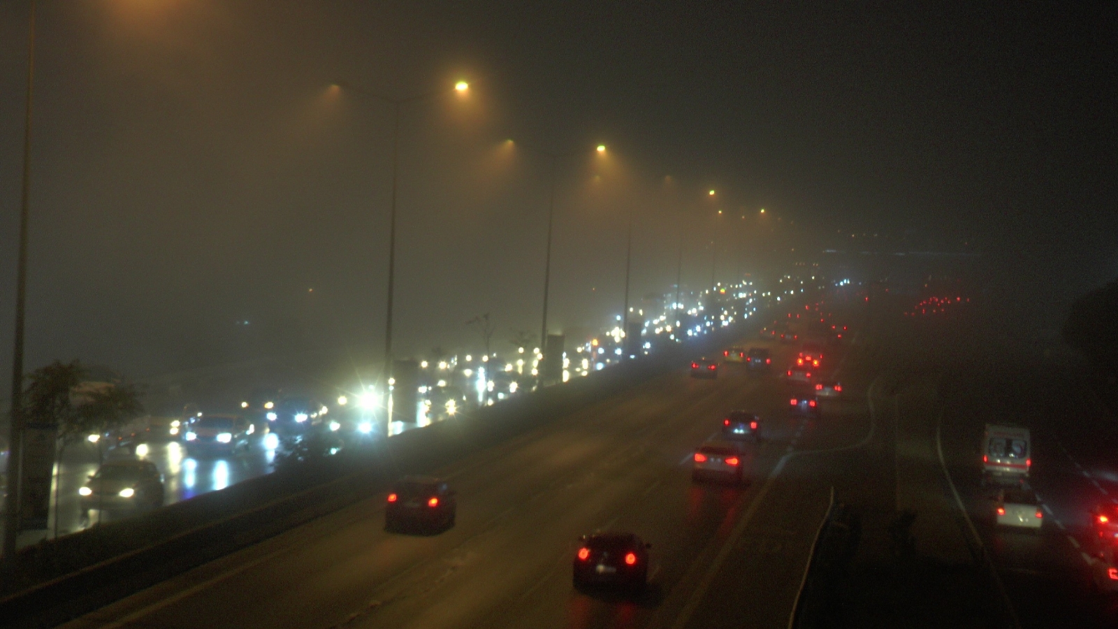İstanbul’da sis etkili oldu, Kız Kulesi kayboldu