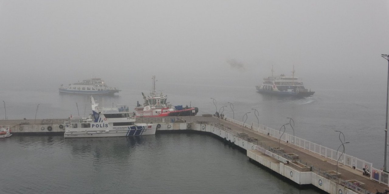Çanakkale Boğazı, sis nedeniyle transit gemi geçişlerine kapatıldı